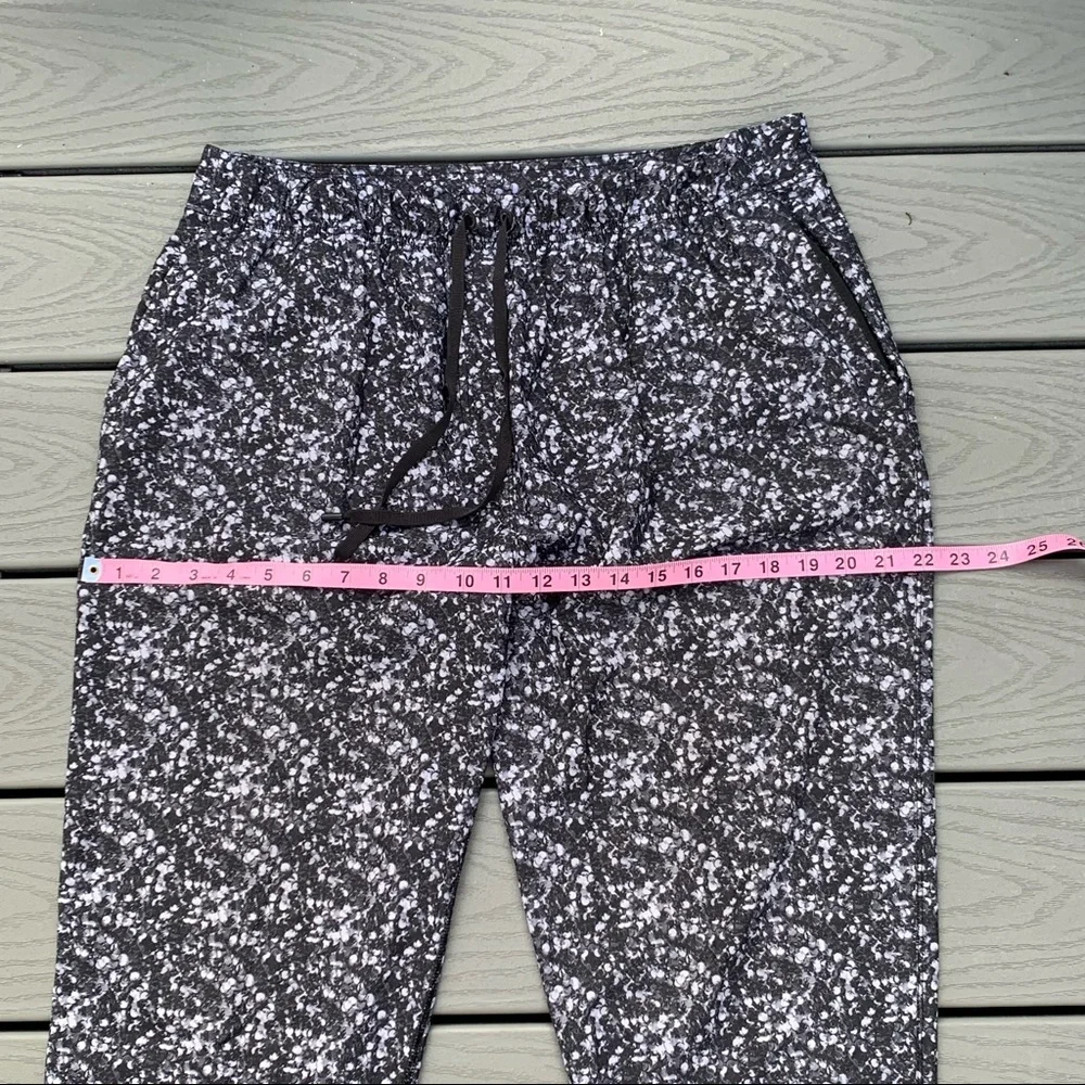 LULULEMON Jogger Cuff at hem Floral print Elastic waist Drawstring waist_9
